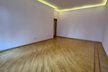 Satılır Yeni Tikili 8-ci Mikrorayonda