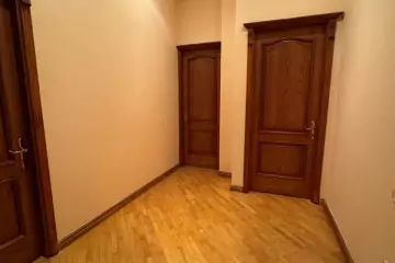 Satılır Yeni Tikili 8-ci Mikrorayonda