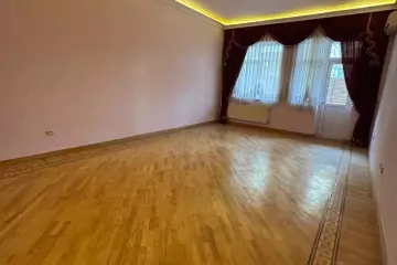 Satılır Yeni Tikili 8-ci Mikrorayonda