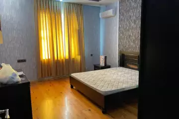 Satılır Həyət Evi Bakıda