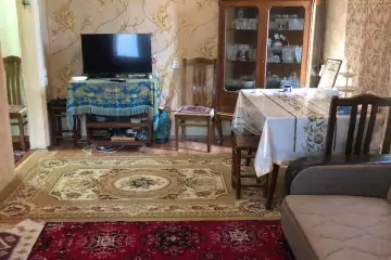 Satılır Köhnə Tikili Yasamalda