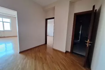 Satılır Yeni Tikili Elmler Akademiyasıda