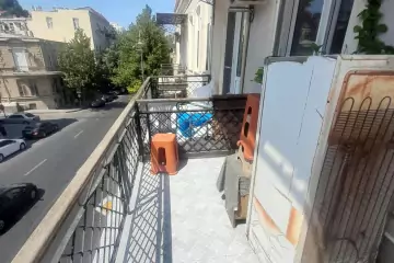 Satılır Köhnə Tikili İçərişəhərdə