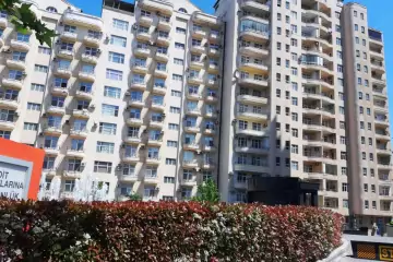 Satılır Yeni Tikili Elmler Akademiyasıda
