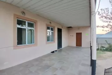 Satılır Həyət Evi Zabrat Qəsəbəsida