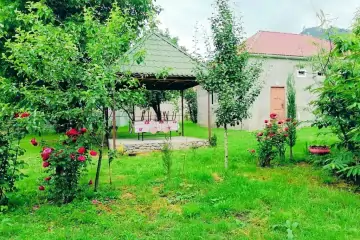 Günlük Kirayə Həyət Evi Qəbələ şəhərində 
