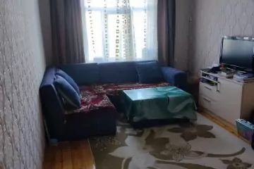 Satılır Köhnə Tikili Bakı Kinoteatrıda