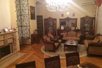 Satılır Köhnə Tikili Sovetski (советская)da