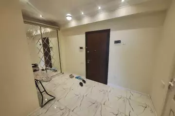 Satılır Yeni Tikili Ağ şəhər Kompleksində
