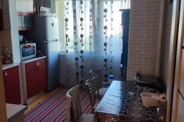 Satılır Köhnə Tikili Bakı Kinoteatrıda