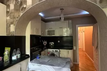 Satılır Köhnə Tikili Yasamalda