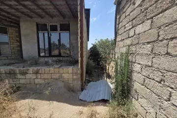 Satılır Həyət Evi Savalan Qəsəbəsida