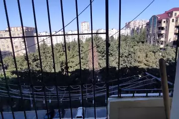 Satılır Köhnə Tikili Bakı Kinoteatrıda