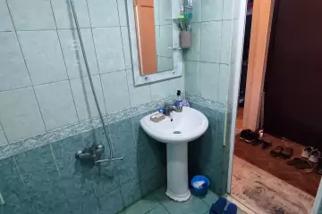 Satılır Köhnə Tikili Bakı Kinoteatrıda