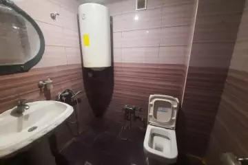 Aylıq Kirayə Köhnə Tikili İçərişəhərdə