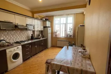 Satılır Yeni Tikili Yeni Yasamalda