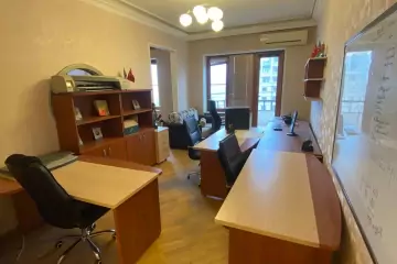 Aylıq Kirayə Ofis Beşmərtəbədə
