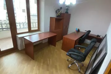 Aylıq Kirayə Ofis Beşmərtəbədə