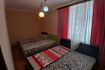 Satılır Köhnə Tikili 8-ci Kilometrdə
