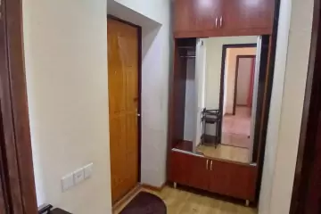 Satılır Köhnə Tikili 8-ci Kilometrdə