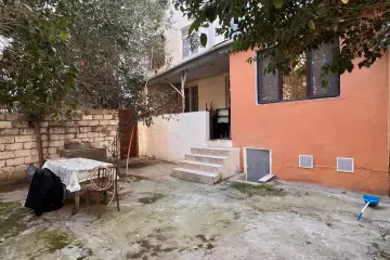 Satılır Köhnə Tikili 4-cü Mikrorayonda
