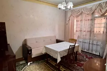 Satılır Köhnə Tikili 4-cü Mikrorayonda
