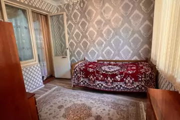 Satılır Köhnə Tikili 4-cü Mikrorayonda