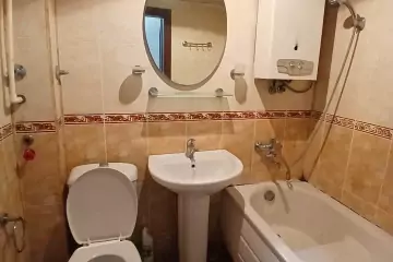 Satılır Köhnə Tikili 8-ci Kilometrdə