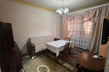 Satılır Köhnə Tikili 4-cü Mikrorayonda