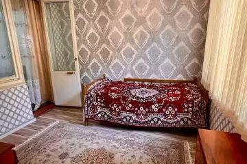 Satılır Köhnə Tikili 4-cü Mikrorayonda