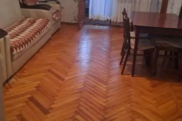 Satılır Köhnə Tikili 8-ci Kilometrdə
