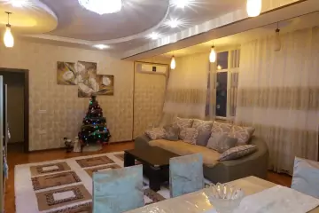 Satılır Yeni Tikili 1-ci Mikrorayonda