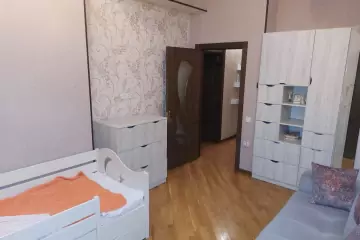 Satılır Yeni Tikili 1-ci Mikrorayonda