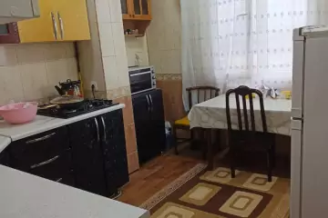Satılır Köhnə Tikili Qaraçuxurda