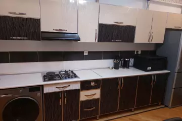 Satılır Yeni Tikili 1-ci Mikrorayonda