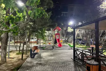 Satılır Köhnə Tikili İzmir Parkı