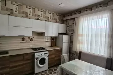 Satılır Həyət Evi Binədə