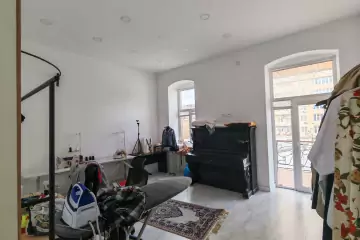 Aylıq Kirayə Köhnə Tikili Mərkəzdə