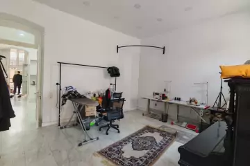 Aylıq Kirayə Köhnə Tikili Mərkəzdə