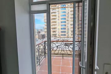 Aylıq Kirayə Köhnə Tikili Mərkəzdə