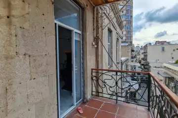 Aylıq Kirayə Köhnə Tikili Mərkəzdə