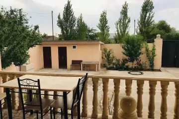Satılır Həyət Evi Saatlı Rayonunda