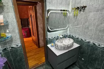 Satılır Köhnə Tikili Biləcəridə