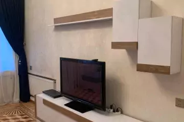 Aylıq Kirayə Yeni Tikili Mərkəzdə