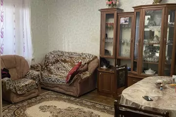 Satılır Köhnə Tikili 10-cu Mikrorayonda 