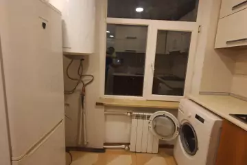Satılır Köhnə Tikili Elmler Akademiyasıda