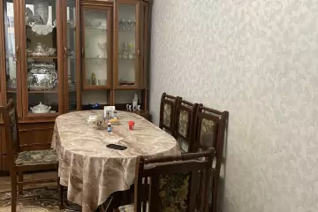 Satılır Köhnə Tikili 10-cu Mikrorayonda
