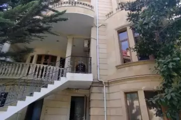 Satılır Villa Gənclikdə