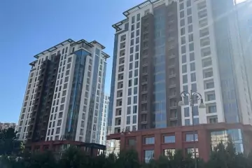 Satılır Yeni Tikili Elmler Akademiyasıda
