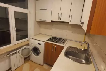 Satılır Köhnə Tikili Elmler Akademiyasıda